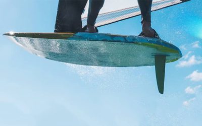 Sontag utilise Greenpoxy 33 pour les ailerons windsurf en carbone